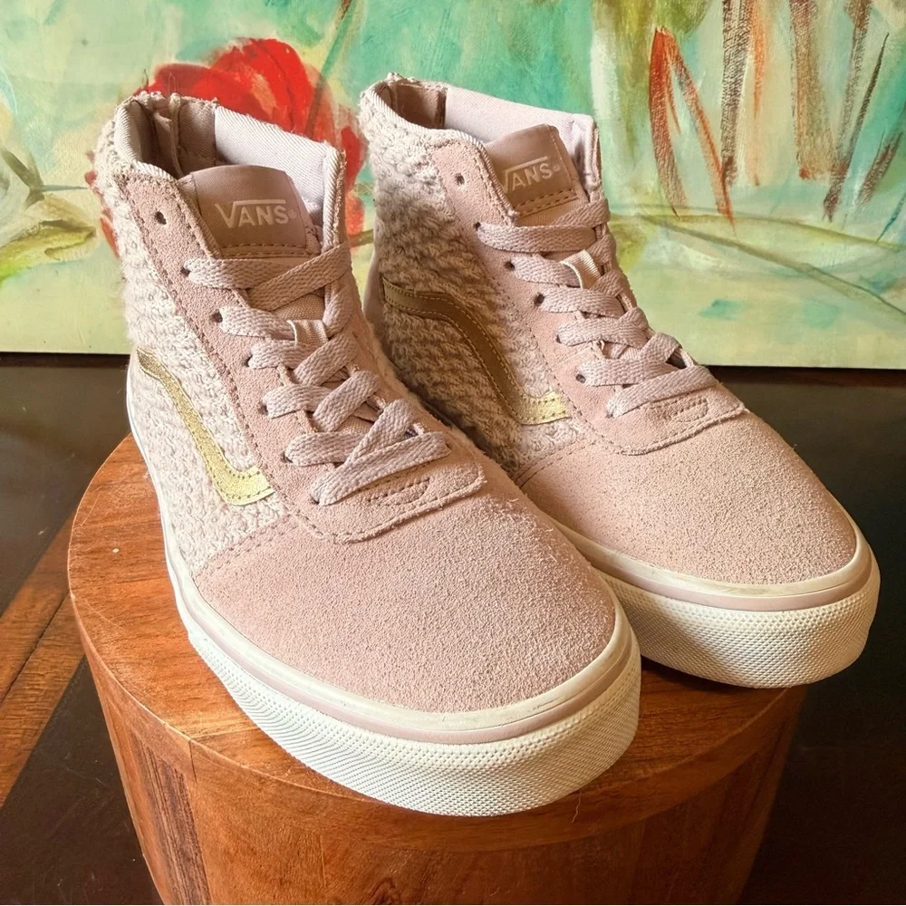 Vans Off The Wall Rose Pink Knit/Suede Gold Accent Missy Size 4 Zipper Back